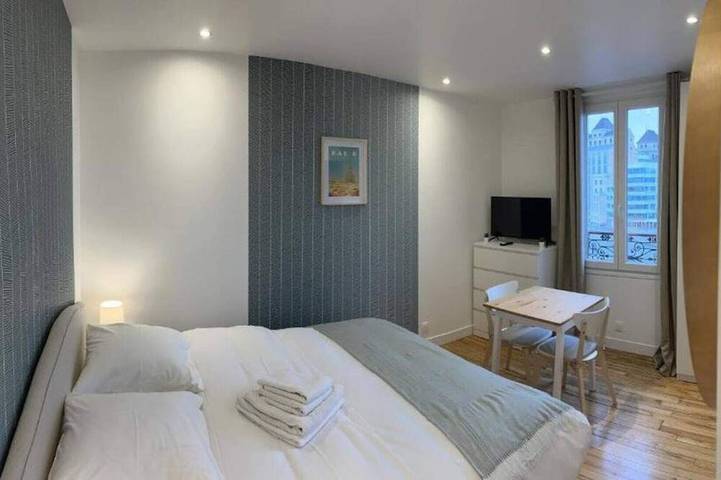 Apartamento entero, Studio number 10 in Pantin in Pantin, Sena-Saint Denis