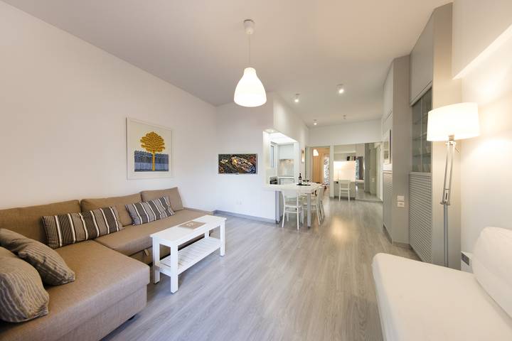 Entire apartment, Mavromataion 35 · Artistic apartment in the middle in Central Section of Athens, Athens