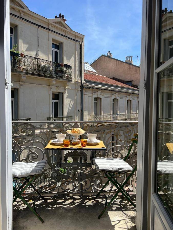 Location de vacances pour 2 personnes, avec vue et balcon dans Office De Tourisme De Montpellier - 4