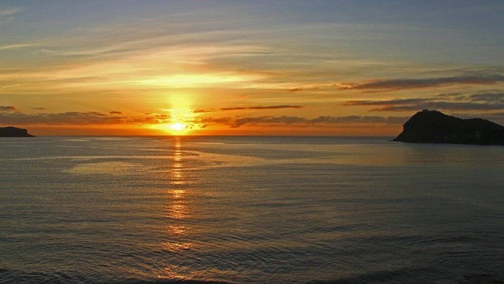 The Deck @ Pearlie by Holidayco. in Pearl Beach, New South Wales