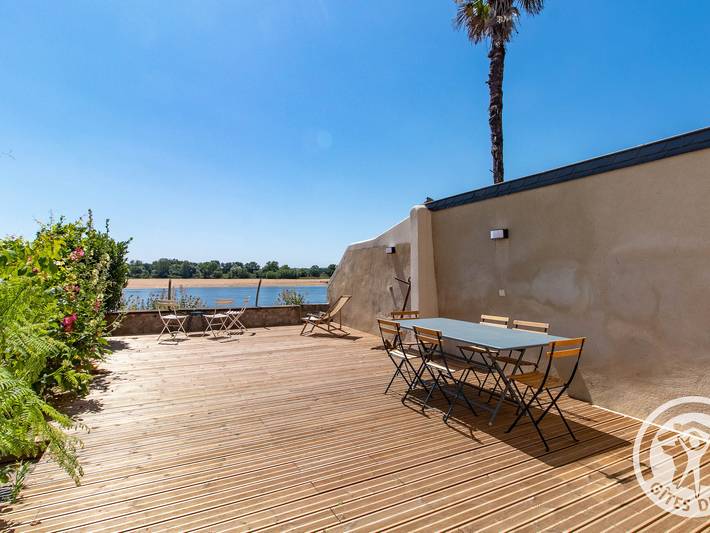 Authentisches 3-stöckiges Haus mit Terrasse und Loire-Blick in Ingrandes-le-Fresne-sur-Loire, Loire-Tal