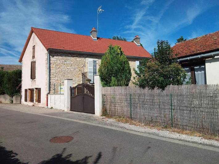 Location de vacances pour 6 personnes, avec jardin à Ladoix-Serrigny - 2