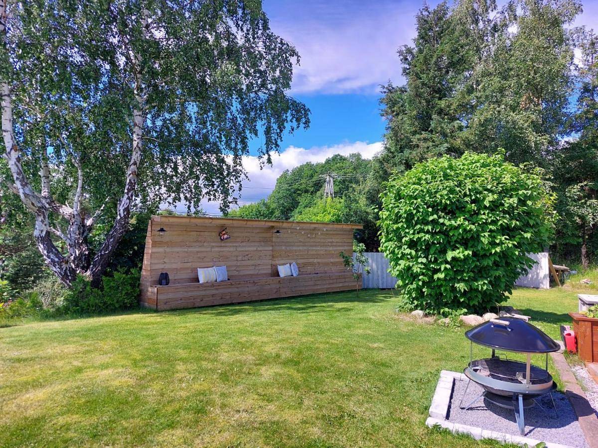 Cosy family home with pool in Grimstad