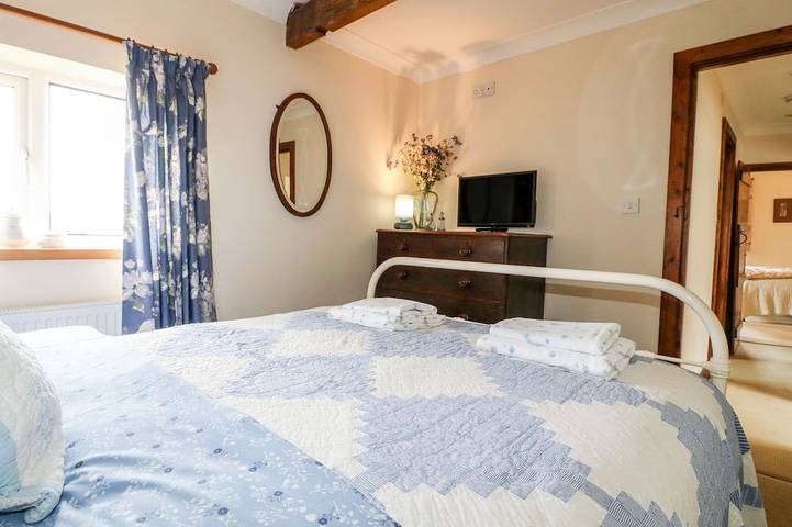 Bellamour End Cottage, family friendly, with open fire in Rugeley in Staffordshire