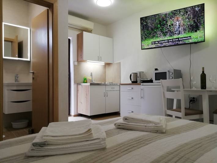 Ferienwohnung für 2 Personen, mit Balkon/Terrasse und Pool in Zadar