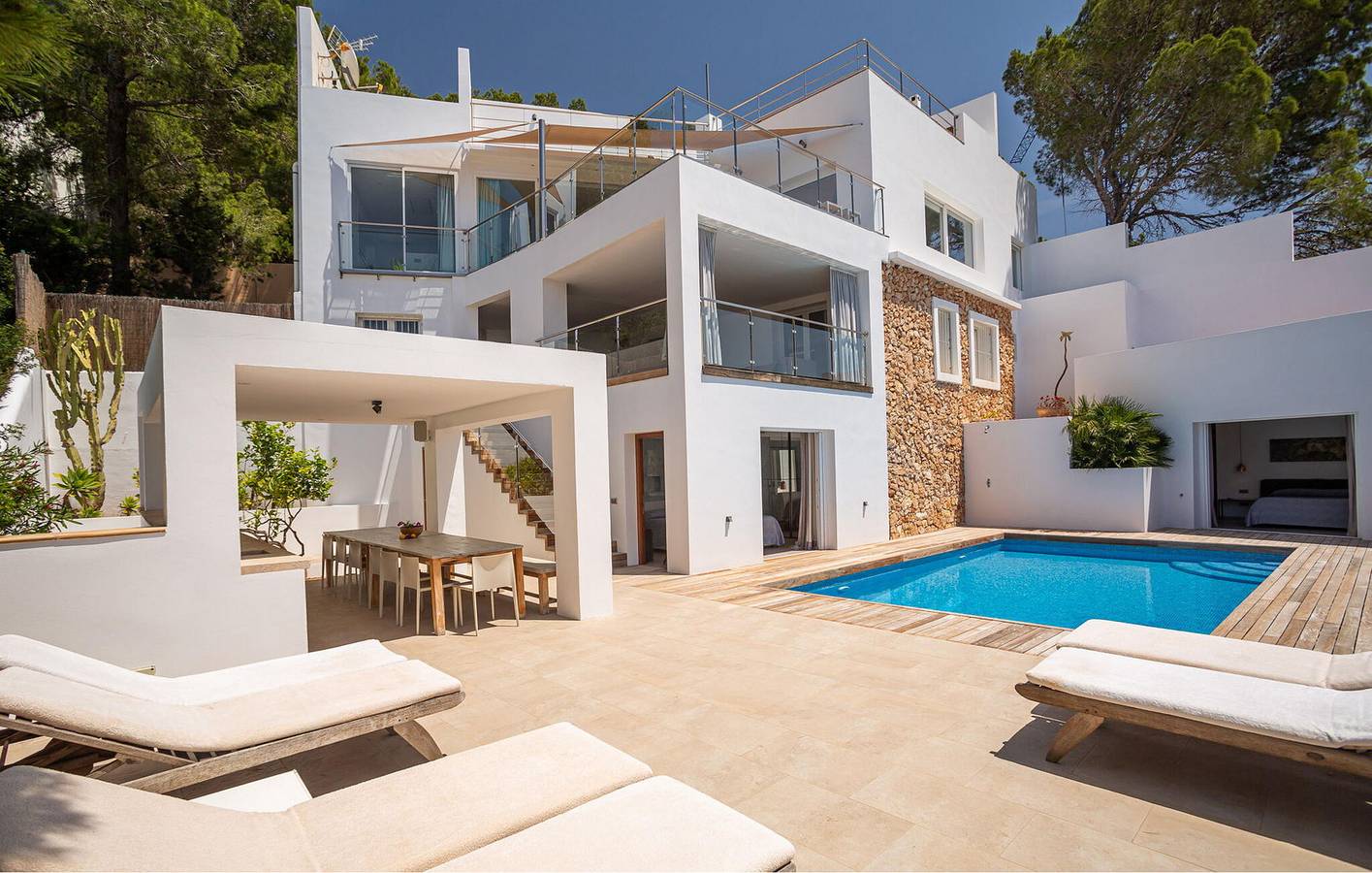 Apartment mit Meerblick, Pool, Terrasse und Parkplatz in Cala Saladeta, Sant Antoni de Portmany