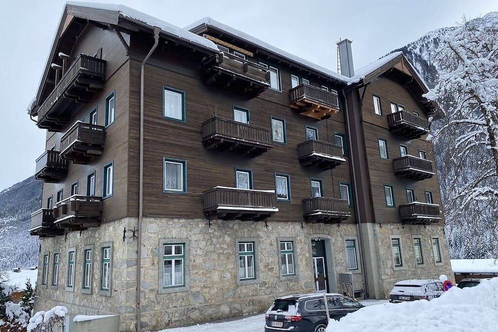 Ganze Wohnung, Helle Wohnung mit Ausblick in Krimml, 4 Schlafplätze, Balkon, Ebk, Dusche in Krimmler Wasserfälle, Krimml