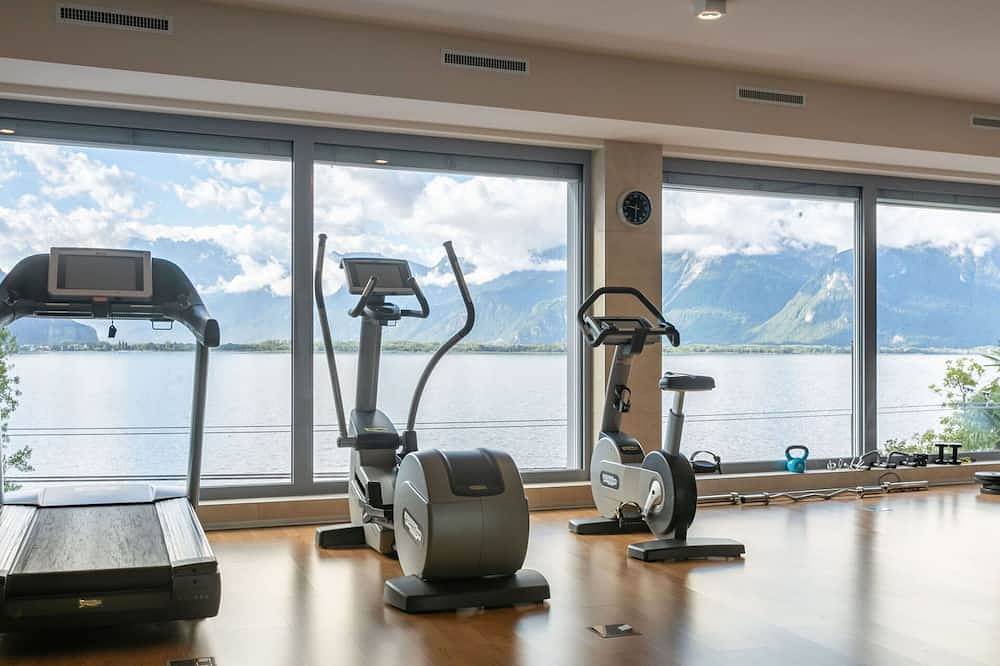 Ganze Wohnung, Herrliche Wohnung mit Pool,  W-Lan, Klimaanlage, Tv, Terrasse, Panoramablick und Parkplatz in Montreux, Genfer See