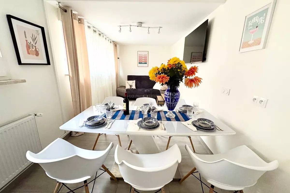 Entire apartment, Apartments for 6 Persons in Geispolsheim, Strasbourg region