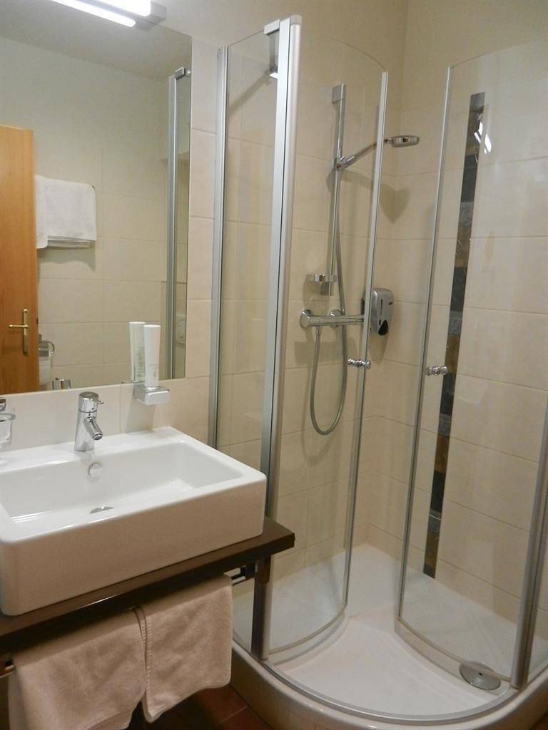 Doppelzimmer mit Dusche, Wc in Südoststeiermark, Steirerland