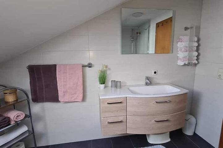 Ferienwohnung für 6 Personen, mit Balkon und Garten in Grainet