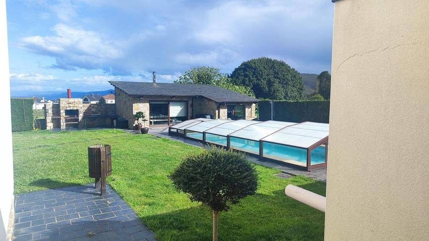 Casa de vacaciones para 4 personas, con terraza además de piscina y vistas - 1