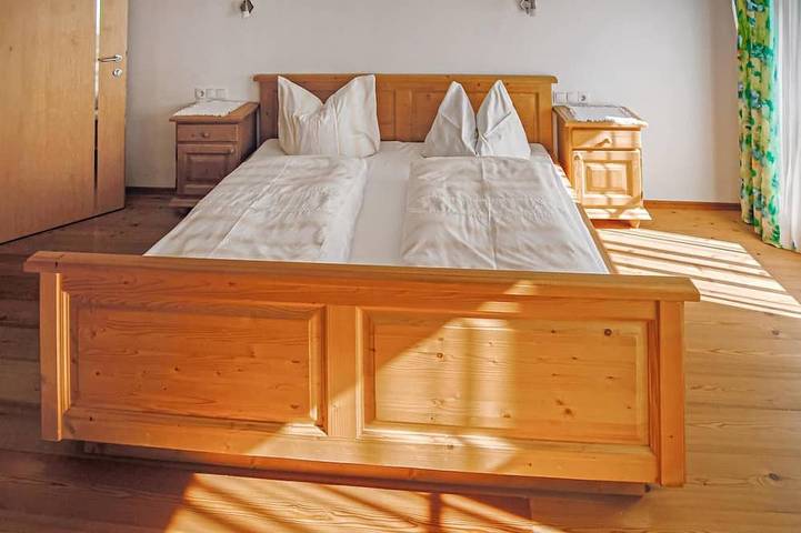 Ganze Wohnung, Wunderschoene Ferienwohnung in Hainzenberg, Zillertaler Alpen