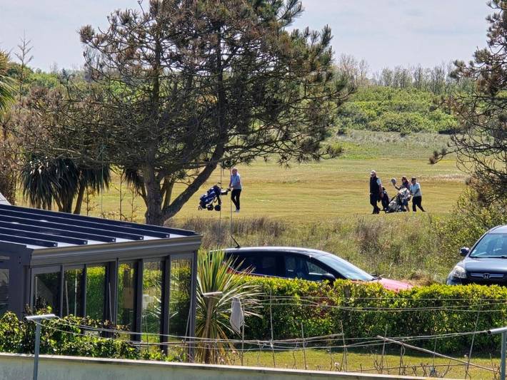 Location de vacances pour 8 personnes, avec jacuzzi ainsi que jardin et piscine à Quinéville - 4