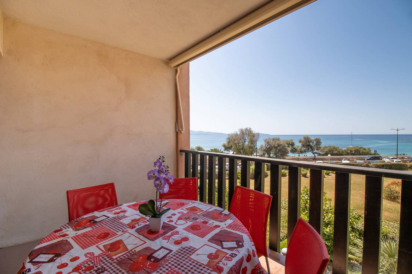Appartement entier, Appartement 'Aria Marina Plage' avec vue sur mer, balcon et Wi-Fi in Ajaccio, Région d'Ajaccio