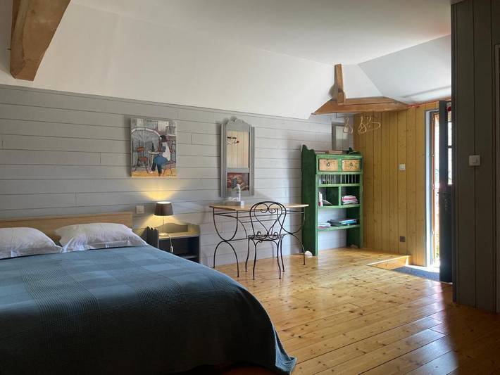 Location de vacances pour 2 personnes, avec Balcon ainsi que Terrasse et Jardin à Chappes