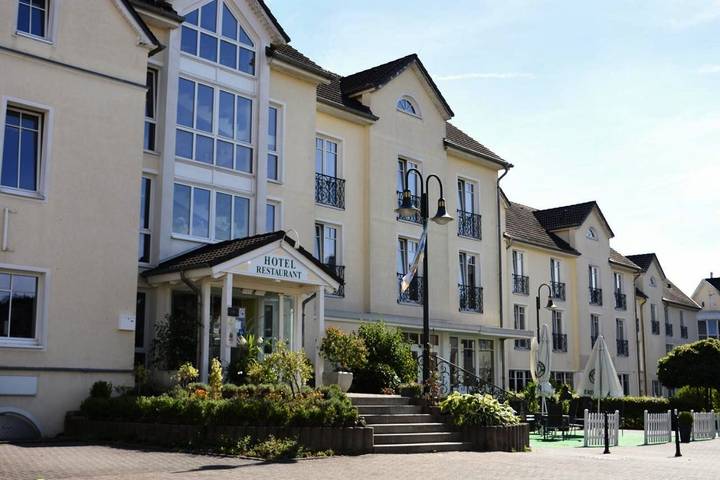 Hotel für 6 Personen, mit Terrasse und Sauna sowie Ausblick in Gillenfeld