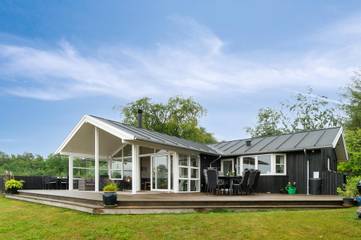 Ferienhaus für 6 Personen, mit Terrasse und Whirlpool in Bønnerup Strand