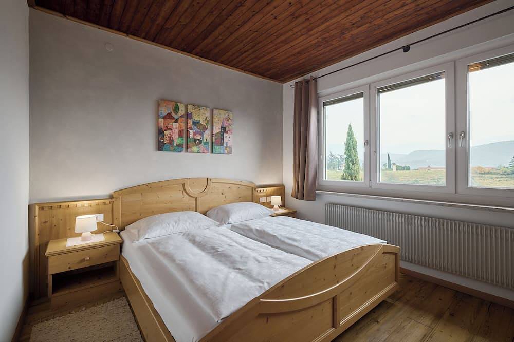 Appartamento intero, Experience South Tyrol in Kaltern, Apartment Rosengarten, balcony, central location in Lago di Caldaro, Caldaro sulla Strada del Vino