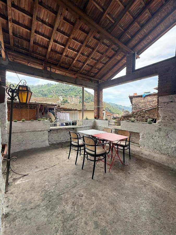 Location de vacances pour 3 personnes, avec terrasse et vue à Dolceacqua - 2