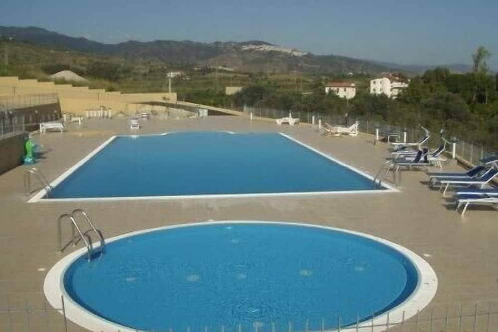 Süditalienisches Luxushaus mit Meerblick im Feriengebiet und Zugang zum Pool in Badolato, Catanzaro Provinz
