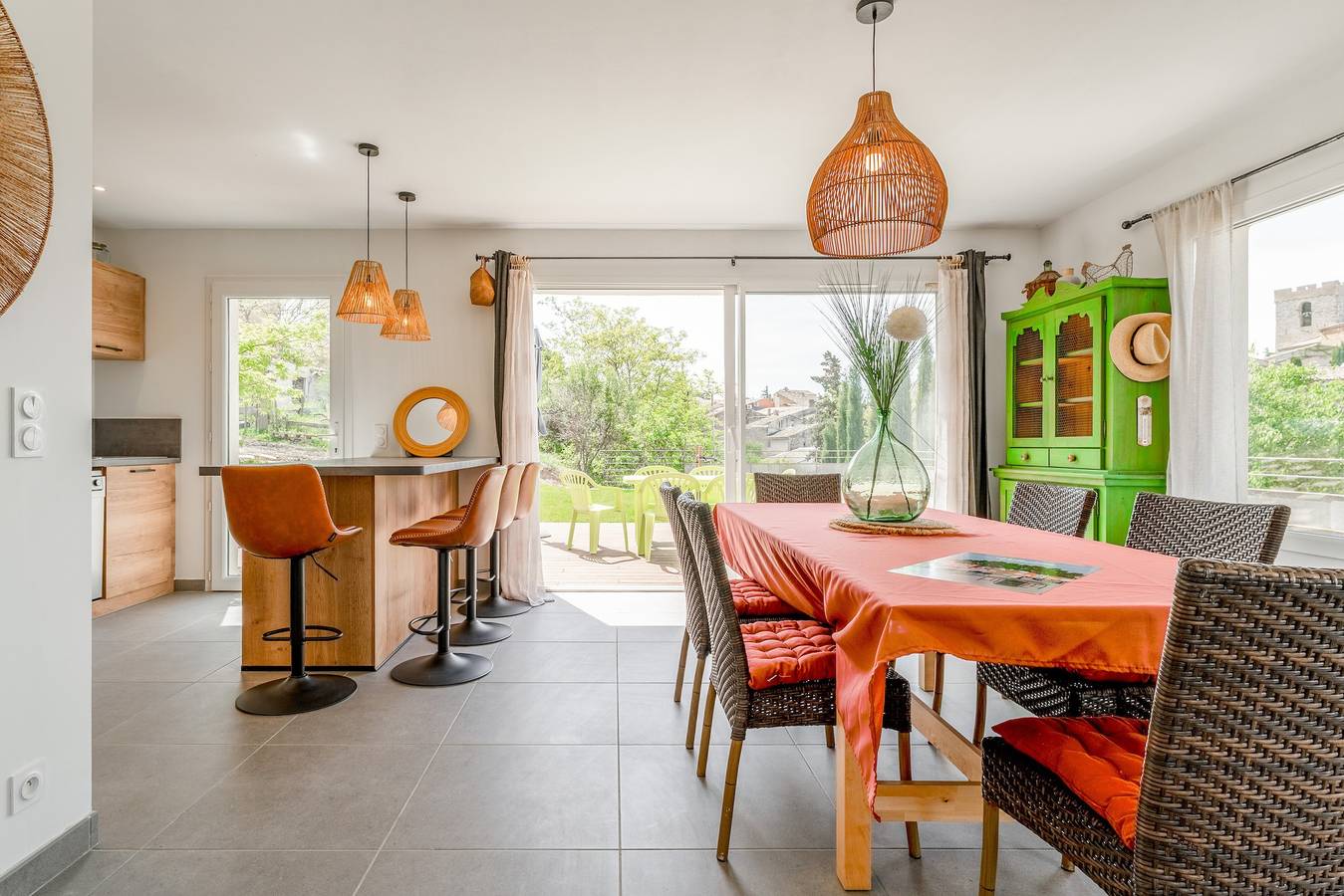 Villa « Lo Ginest » avec vue sur la montagne, Wi-Fi et climatisation in Villedieu, Vaucluse