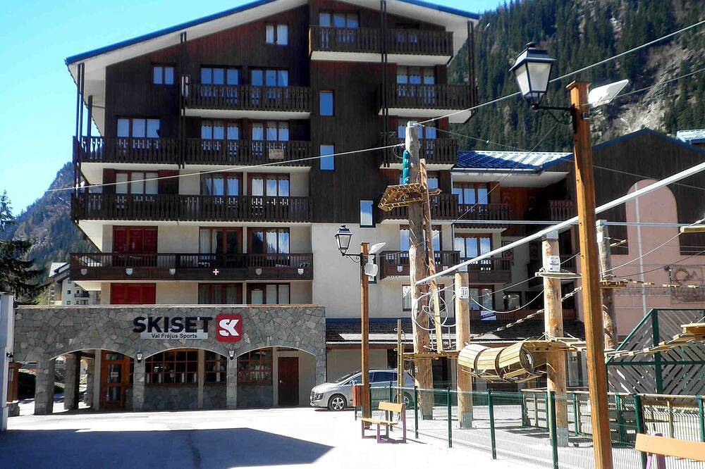 Apartamento entero, Estudio acogedor 3 pers. a 20m del telecabina, balcón, sábanas incluidas in Valfréjus, Modane