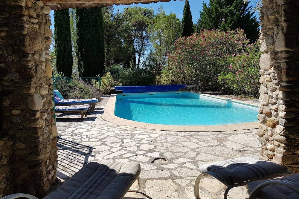 Country house with large private pool (heated) in Tornac, Région d'Alès