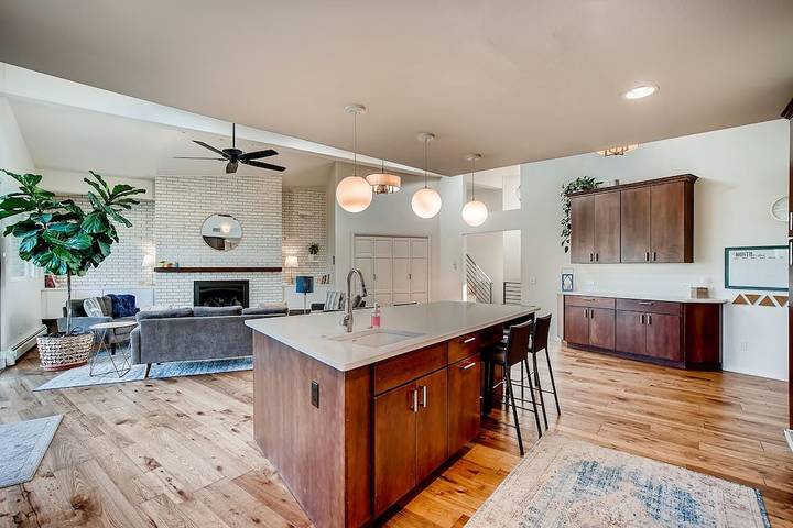 Vacation rental for 18 people, with hot tub and yard in Jefferson County