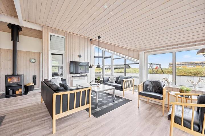 Family-friendly holiday home for 8 people near the beach in Hvide Sande, Holmsland Klit