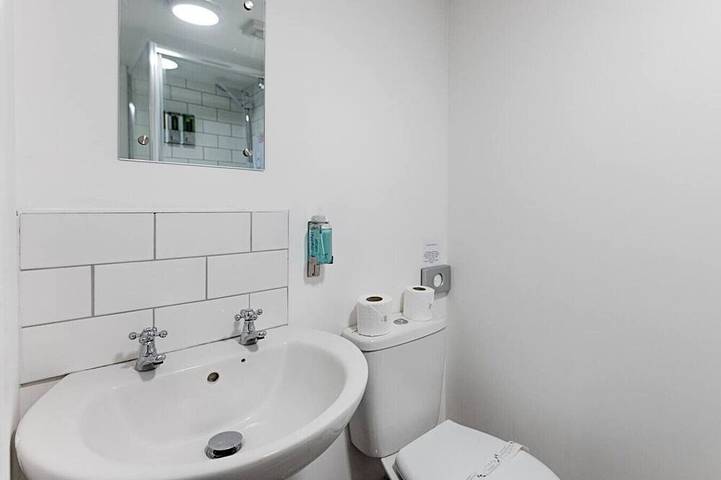 Ganze Wohnung, Contractor Base • Kitchen • Parking Included in Swansea, Swansea und Umgebung
