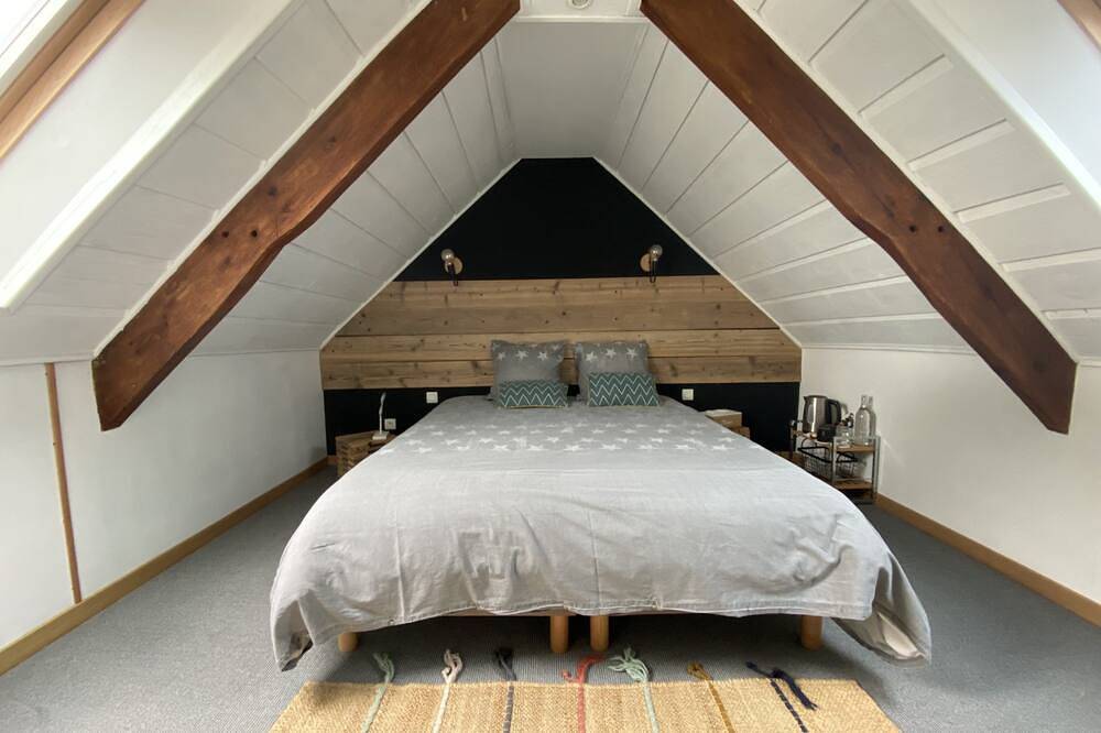 Chambre \"Au grand large\" lit de 180 Wc et Sdb  2 petits déjeuners Kitchenette in Merquetot, La Hague