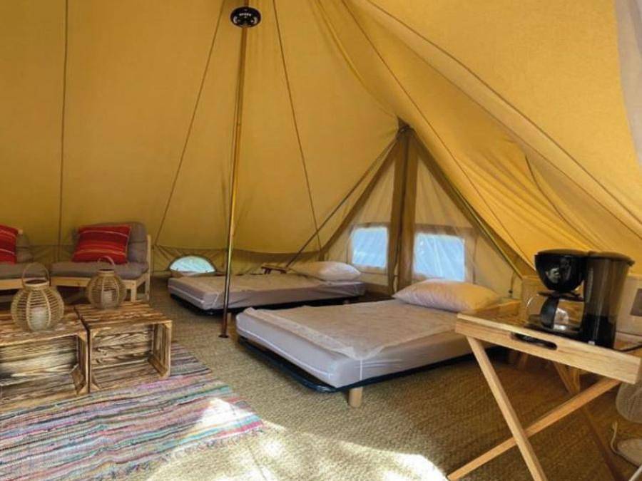 Camping Les Portes de Sancerre - Tienda de lona y madera 4 personas - Familia - 4 pers in Saint-Satur, Región de Bourges