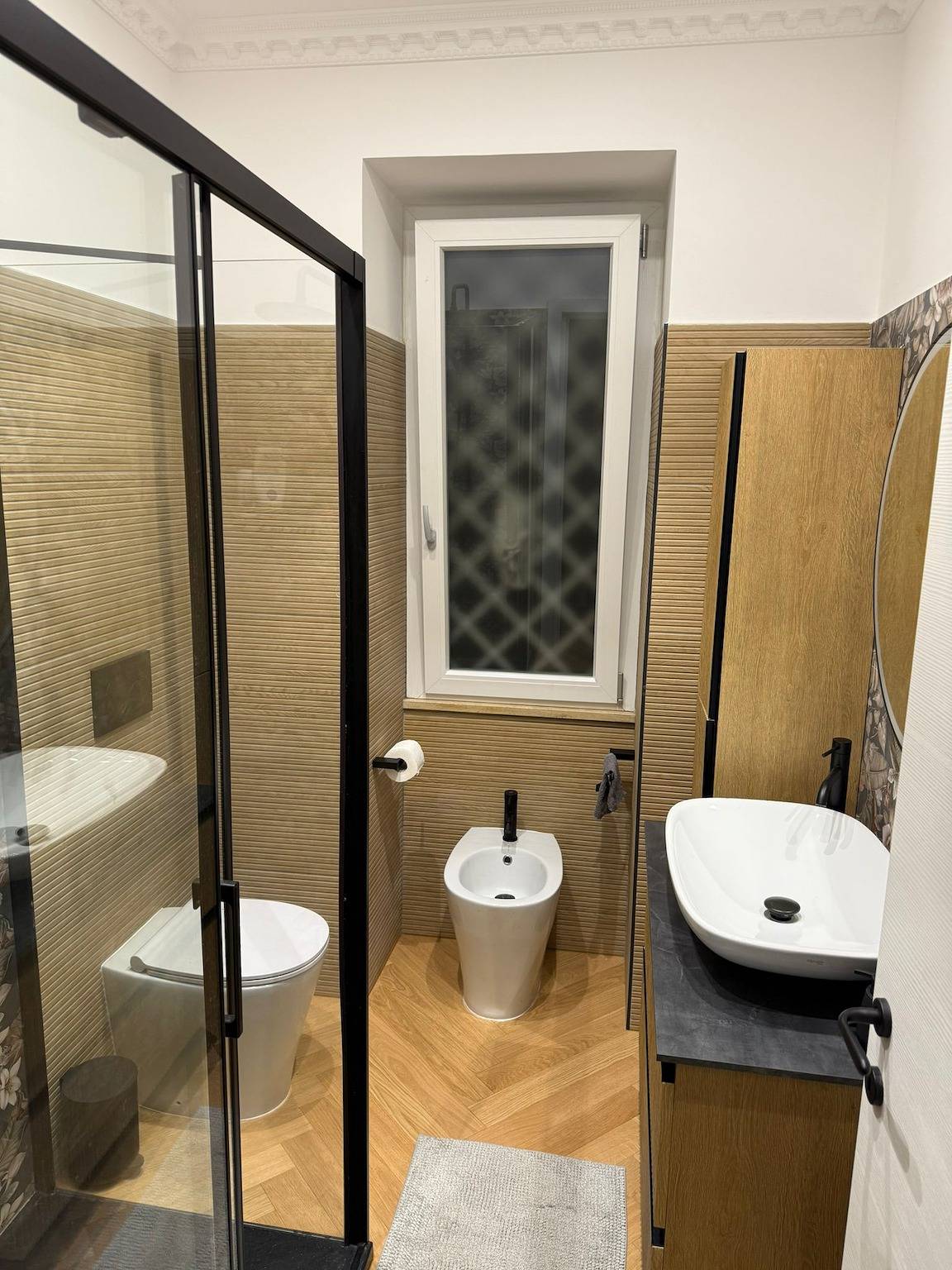 Ολόκληρο το διαμέρισμα, Apartment 'Relax House' with Private Garden, Wi-Fi and Air Conditioning in Guidonia Montecelio, Rome Province