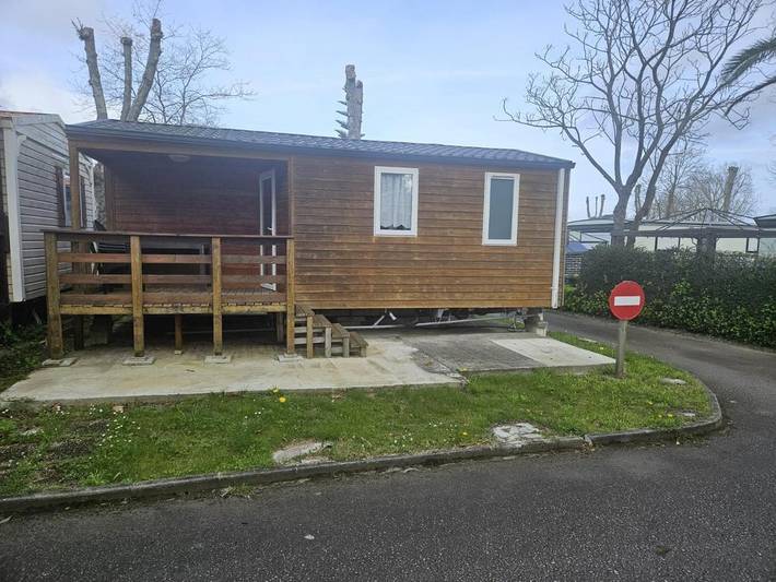 Camping para 4 personas, con piscina y terraza en Costa de Cantabria