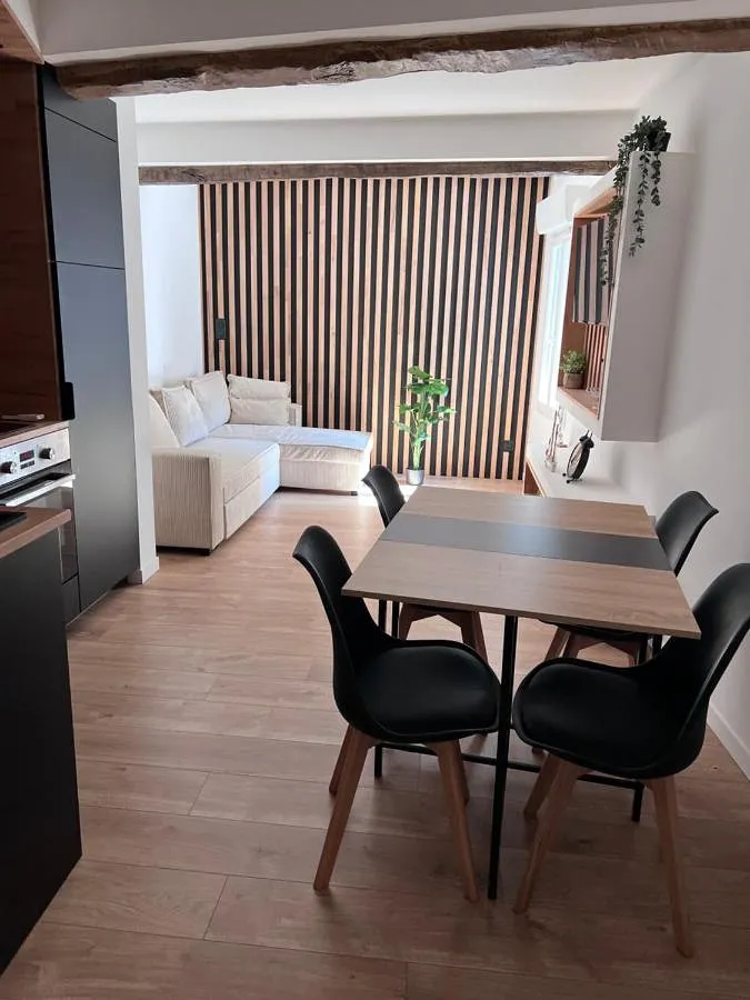 Villa für 4 Personen, mit Balkon - 1