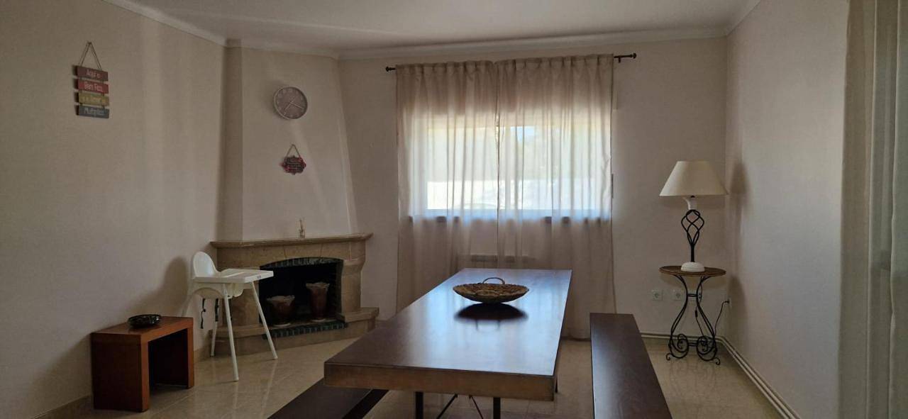 Three-Bedroom House in Fátima, Distrito de Santarém