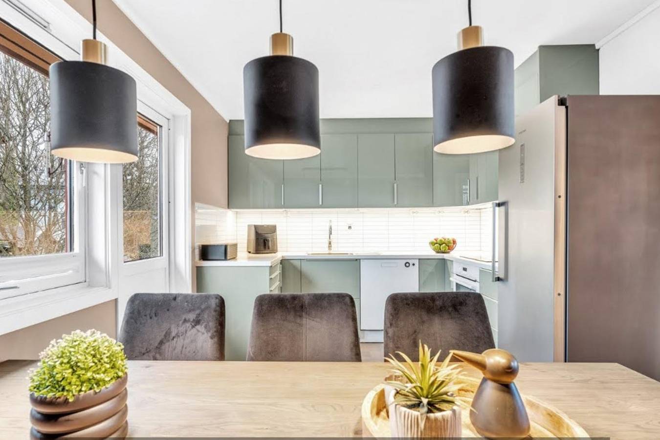 3-Bed House Sleeps 8 - Ev Charger - Balcony in Tromsø