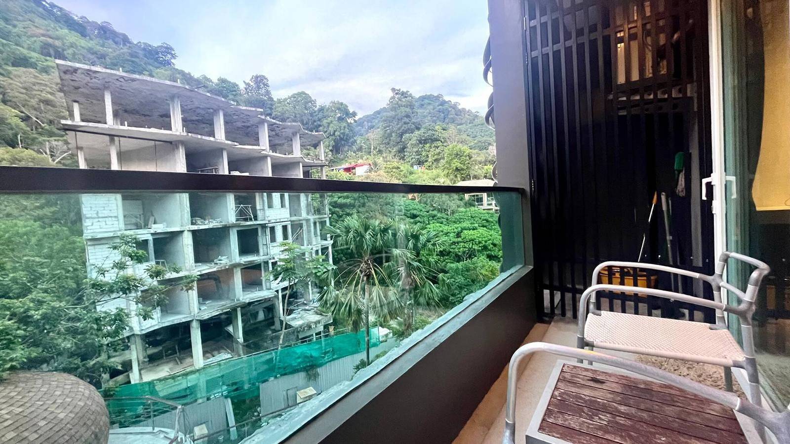 Apartamento entero, Emerald 521 - Estudio con balcón y piscina compartida in Patong Beach, Provincia de Phuket