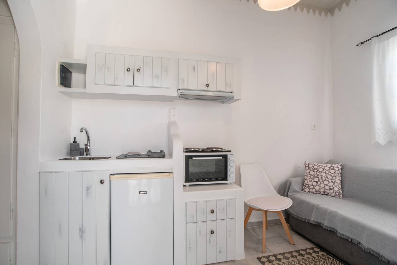 Entire apartment, Apartment 'Maroulis Studios - Studio 1' with Private Garden, Wi-Fi and Air Conditioning in Cyclades