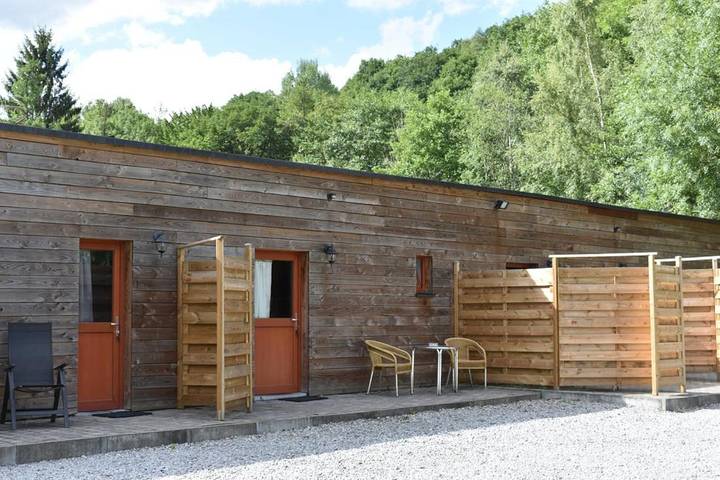 Chambre d’hôte pour 2 personnes, avec sauna et vue ainsi que terrasse et jardin, animaux acceptés à Couvin