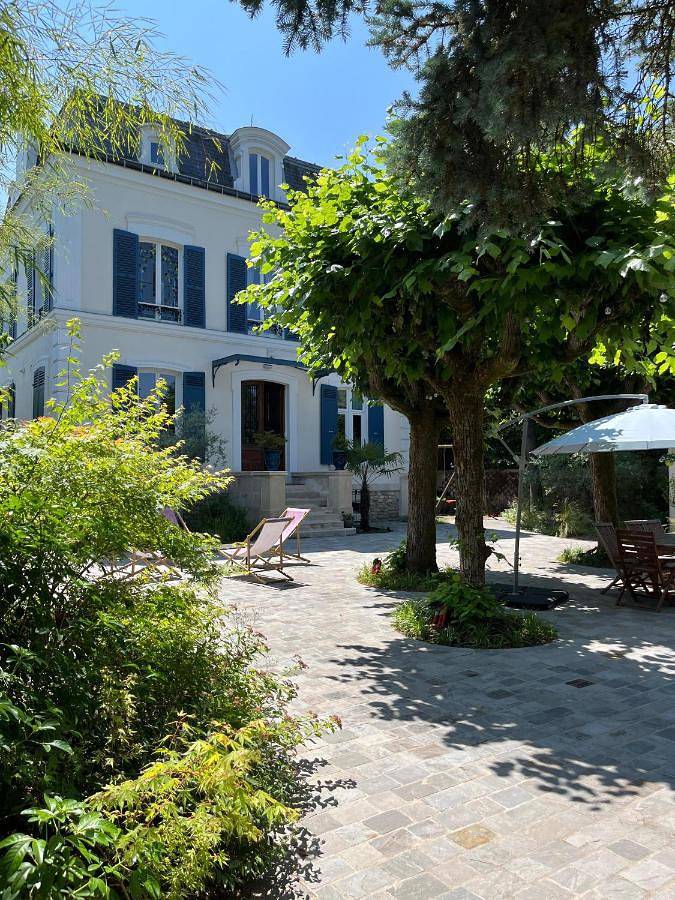 Location de vacances pour 10 personnes, avec jardin à Eaubonne - 3