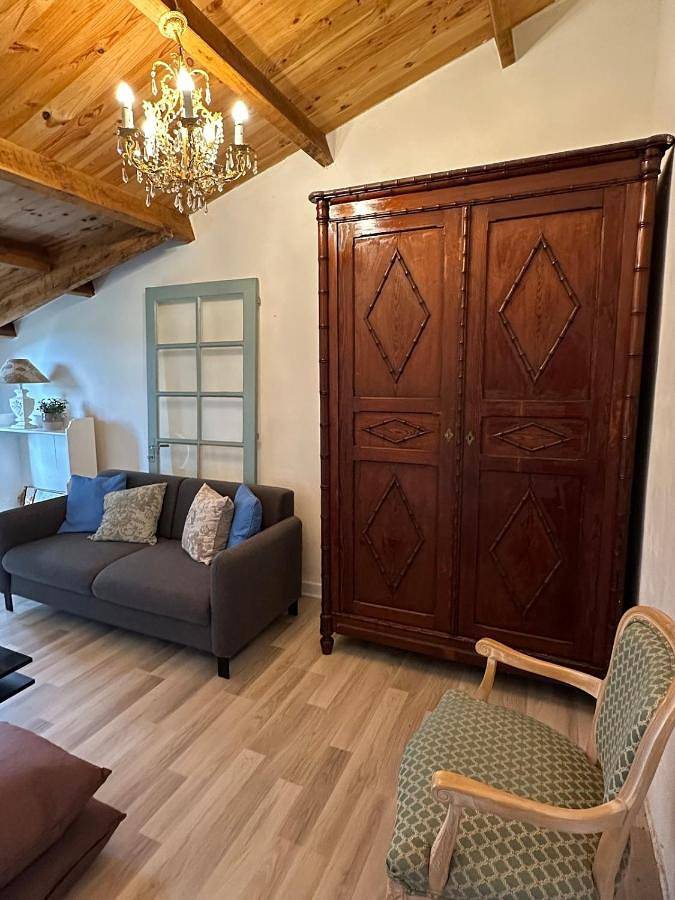 Location de vacances pour 4 personnes, avec Balcon et Terrasse ainsi que Jardin et Vue dans Gouzon