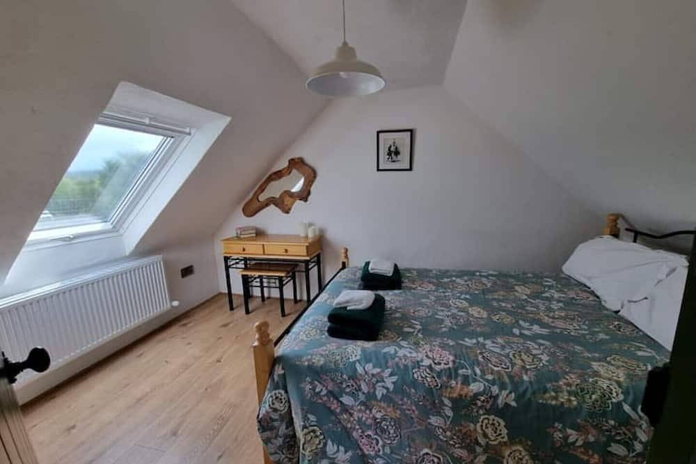 Authentic cottage, Rustic , Romantic, Perfect  Retreat, Ideal getaway in County Donegal