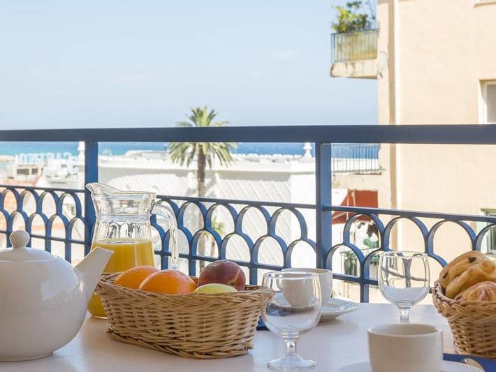 Camping pour 4 personnes, avec balcon, animaux acceptés sur la Côte d'Azur