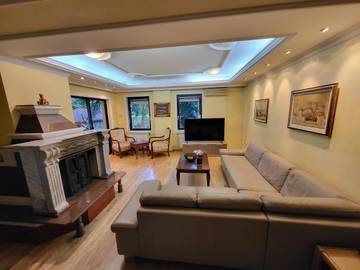 Location de vacances pour 14 personnes, avec sauna ainsi que jacuzzi et jardin à Skopje