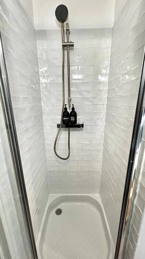Appartement entier, One-Bedroom Apartment in Enghien-les-Bains, Val-d'Oise