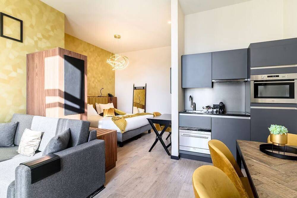 Modern Stay in Flemish Ardennes, Ideal for Cyclists | 3 Units | Bike Storage in Oudenaarde, Oost-Vlaanderen