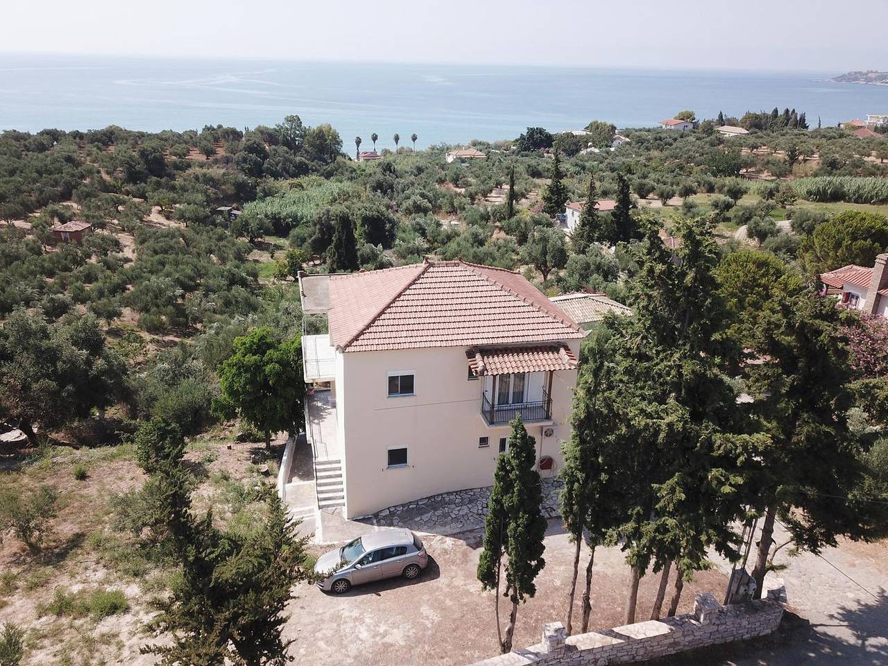 Appartement entier, Appartement de vacances pour 6 personnes avec terrasse in Région De Messenia