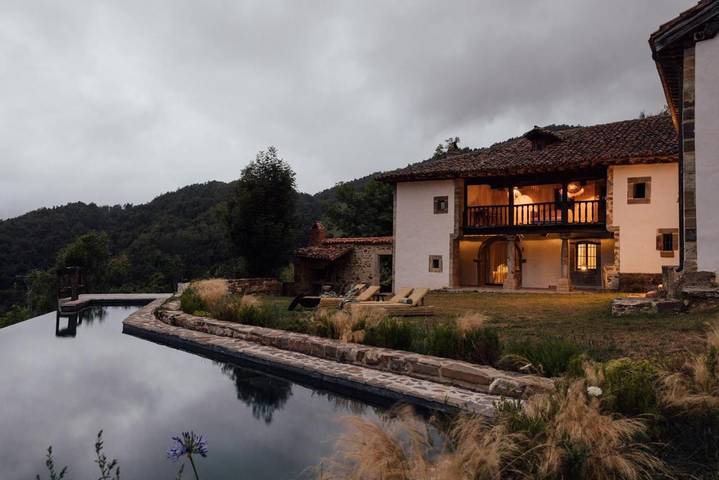 Apartamento para 2 personas, con Terraza y Jacuzzi además de Jardín y Piscina en Quirós